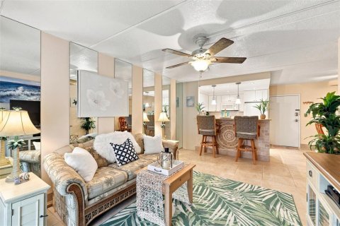 Condominio en venta en Saint Pete Beach, Florida, 1 dormitorio, 60.39 m2 № 2280409 - foto 11
