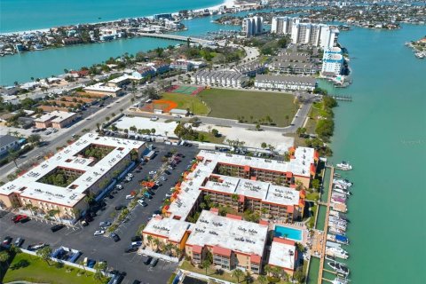 Condominio en venta en Saint Pete Beach, Florida, 1 dormitorio, 60.39 m2 № 2280409 - foto 3