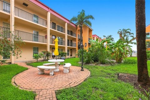 Condominio en venta en Saint Pete Beach, Florida, 1 dormitorio, 60.39 m2 № 2280409 - foto 27