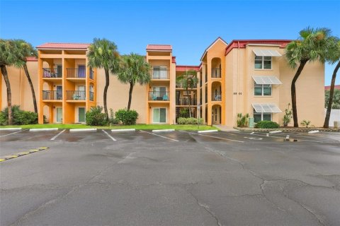 Condominio en venta en Saint Pete Beach, Florida, 1 dormitorio, 60.39 m2 № 2280409 - foto 2
