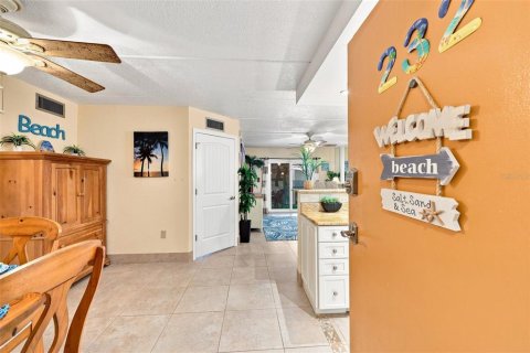 Condominio en venta en Saint Pete Beach, Florida, 1 dormitorio, 60.39 m2 № 2280409 - foto 7