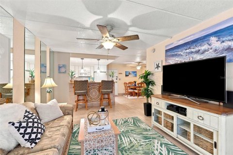 Condominio en venta en Saint Pete Beach, Florida, 1 dormitorio, 60.39 m2 № 2280409 - foto 10