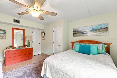 Condominio en venta en Saint Pete Beach, Florida, 1 dormitorio, 60.39 m2 № 2280409 - foto 22
