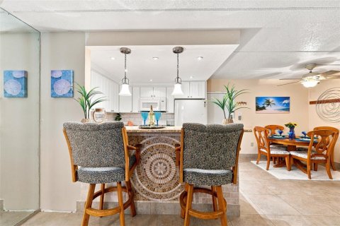 Condominio en venta en Saint Pete Beach, Florida, 1 dormitorio, 60.39 m2 № 2280409 - foto 17