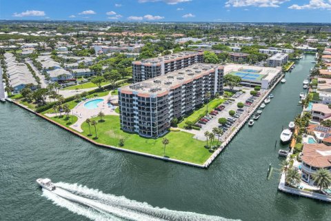 Copropriété à louer à Boca Raton, Floride: 2 chambres, 122.17 m2 № 1136302 - photo 1