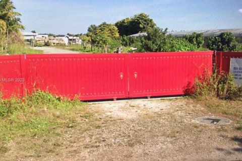 Commercial property in Miami, Florida № 1960392 - photo 3