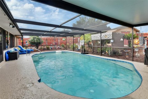 House in Deltona, Florida 3 bedrooms, 188.13 sq.m. № 1866387 - photo 29