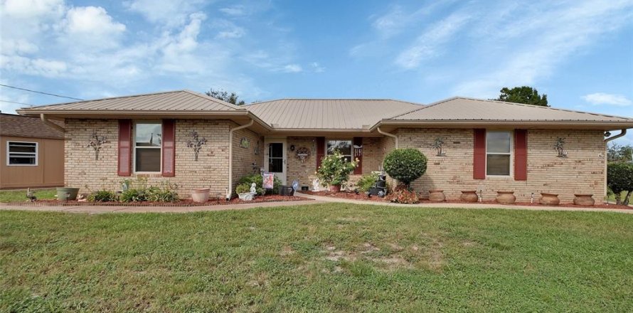 House in Deltona, Florida 3 bedrooms, 188.13 sq.m. № 1866387