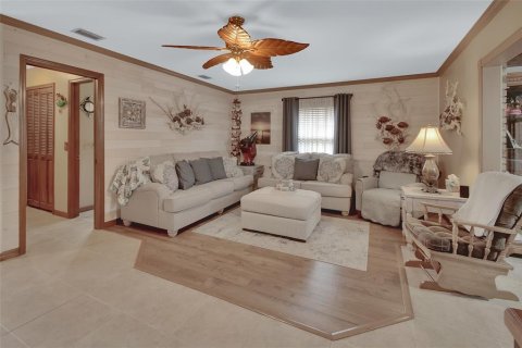 House in Deltona, Florida 3 bedrooms, 188.13 sq.m. № 1866387 - photo 5