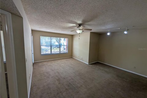 Condo in Tampa, Florida, 2 bedrooms  № 1851334 - photo 6