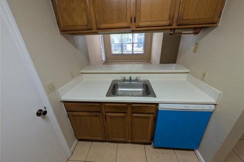 Condo in Tampa, Florida, 2 bedrooms  № 1851334 - photo 9