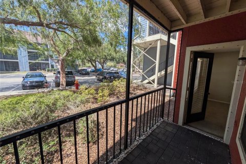 Condo in Tampa, Florida, 2 bedrooms  № 1851334 - photo 17