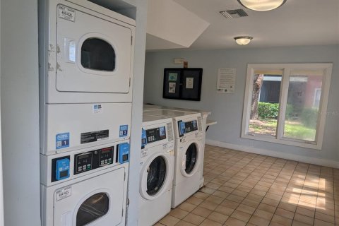 Condo in Tampa, Florida, 2 bedrooms  № 1851334 - photo 24