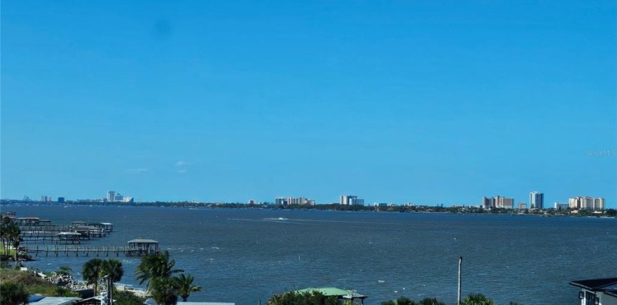 Condo in South Daytona, Florida, 2 bedrooms № 1632209