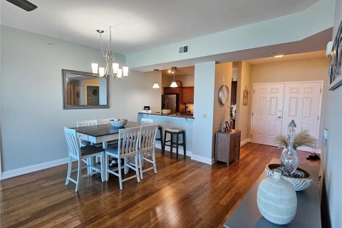 Condo in South Daytona, Florida, 2 bedrooms  № 1632209 - photo 4