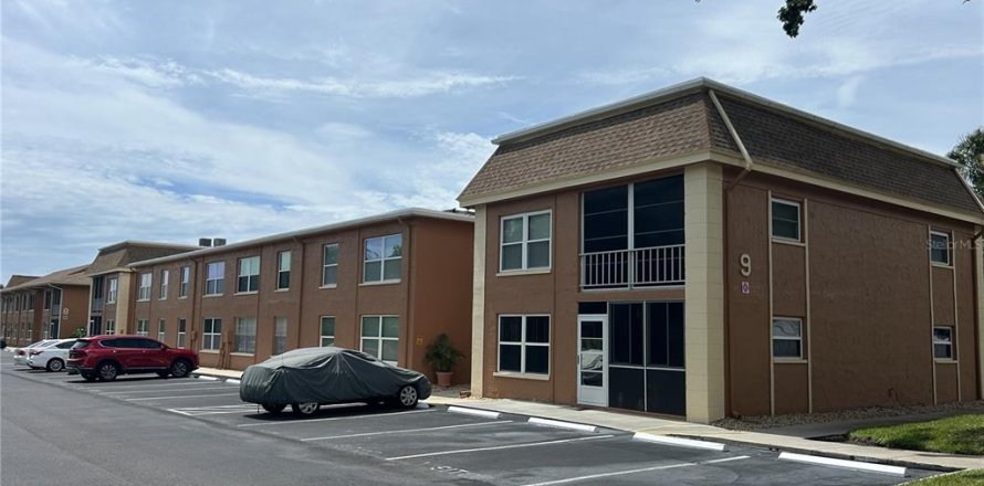 Condo in Largo, Florida, 2 bedrooms № 1793231