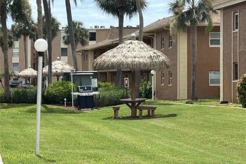 Condo in Largo, Florida, 2 bedrooms  № 1793231 - photo 7