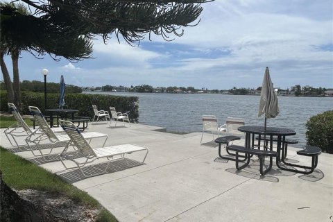 Condo in Largo, Florida, 2 bedrooms  № 1793231 - photo 5