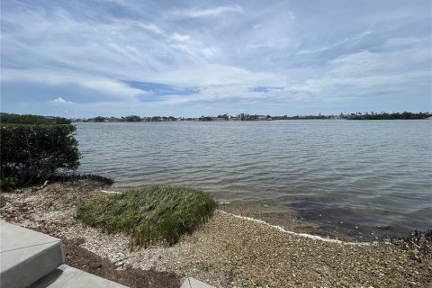 Condo in Largo, Florida, 2 bedrooms  № 1793231 - photo 6
