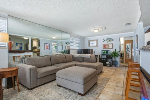 House in Edgewater, Florida 2 bedrooms, 127.09 sq.m. № 2341859 - photo 18