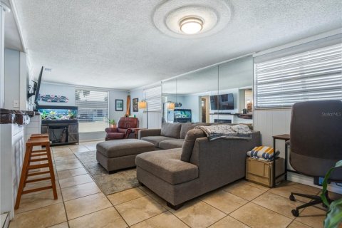 House in Edgewater, Florida 2 bedrooms, 127.09 sq.m. № 2341859 - photo 17
