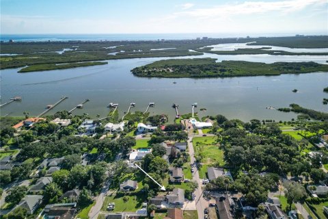 House in Edgewater, Florida 2 bedrooms, 127.09 sq.m. № 2341859 - photo 7