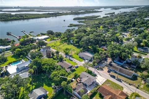 House in Edgewater, Florida 2 bedrooms, 127.09 sq.m. № 2341859 - photo 5