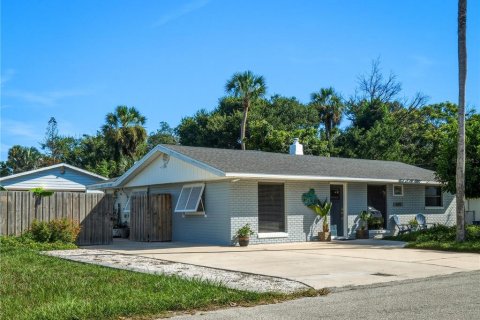 House in Edgewater, Florida 2 bedrooms, 127.09 sq.m. № 2341859 - photo 3