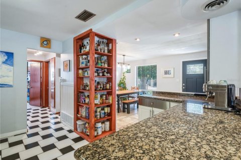 House in Edgewater, Florida 2 bedrooms, 127.09 sq.m. № 2341859 - photo 21