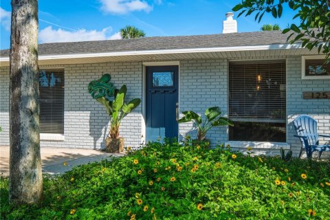 House in Edgewater, Florida 2 bedrooms, 127.09 sq.m. № 2341859 - photo 4