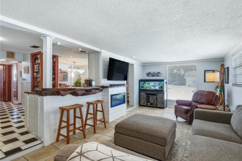 House in Edgewater, Florida 2 bedrooms, 127.09 sq.m. № 2341859 - photo 13
