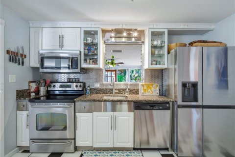 House in Edgewater, Florida 2 bedrooms, 127.09 sq.m. № 2341859 - photo 14