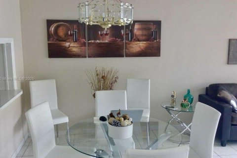 Снять в аренду кондоминиум в Халландейл-Бич, Флорида 1 спальня, 71.53м2, № 1949239 - фото 3