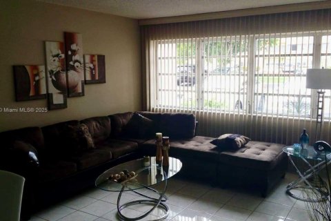 Снять в аренду кондоминиум в Халландейл-Бич, Флорида 1 спальня, 71.53м2, № 1949239 - фото 4