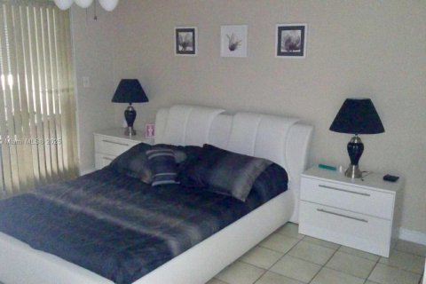 Снять в аренду кондоминиум в Халландейл-Бич, Флорида 1 спальня, 71.53м2, № 1949239 - фото 10