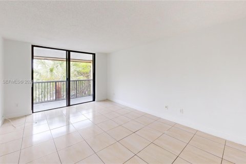 Condominio en Miami, Florida, 1 dormitorio  № 2059339