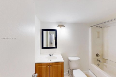 Condominio en alquiler en Miami, Florida, 1 dormitorio, 57.04 m2 № 2059339 - foto 11