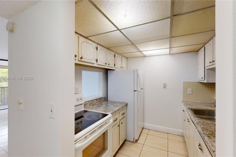 Condominio en alquiler en Miami, Florida, 1 dormitorio, 57.04 m2 № 2059339 - foto 3