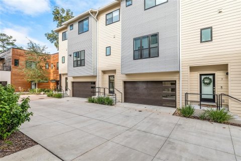Condo in Gainesville, Florida, 3 bedrooms № 2108517 - photo 2