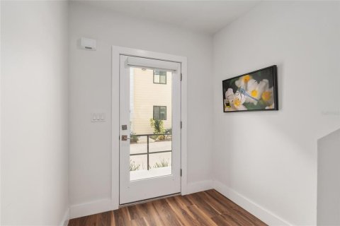 Condo in Gainesville, Florida, 3 bedrooms № 2108517 - photo 7