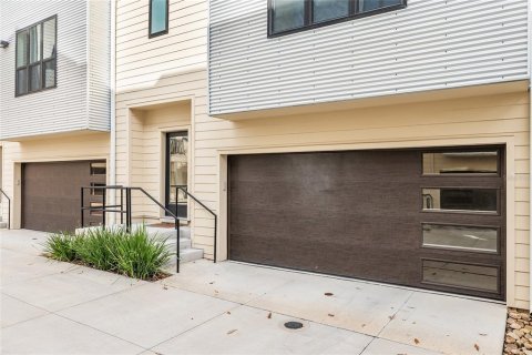 Condo in Gainesville, Florida, 3 bedrooms № 2108517 - photo 3