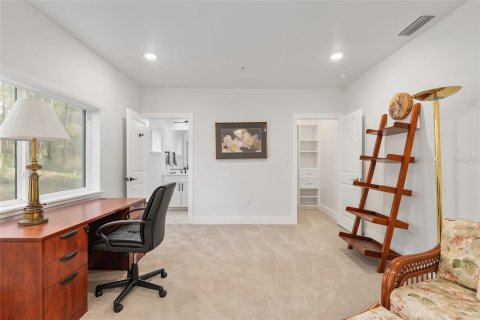 Condo in Gainesville, Florida, 3 bedrooms № 2108517 - photo 10
