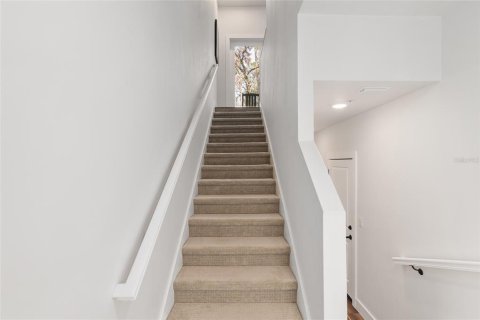 Condo in Gainesville, Florida, 3 bedrooms № 2108517 - photo 19
