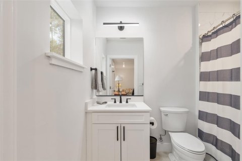 Condo in Gainesville, Florida, 3 bedrooms № 2108517 - photo 14