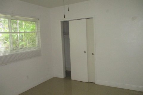 Appartement à louer à North Miami, Floride: 1 chambre № 2407620 - photo 3