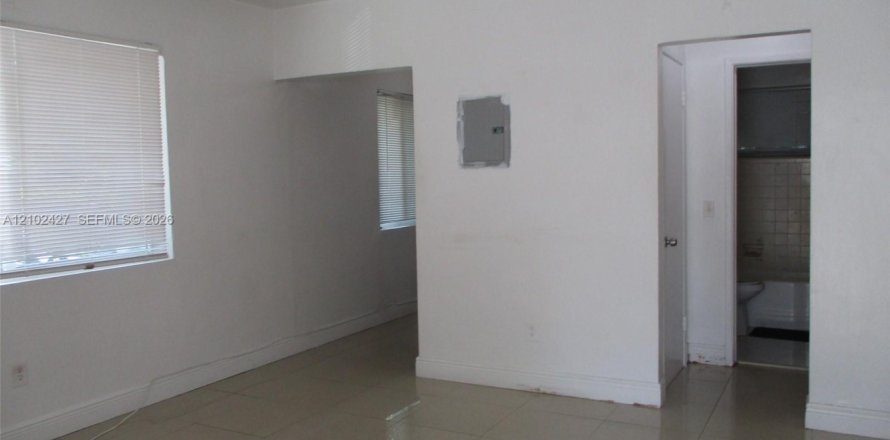 Appartement à North Miami, Floride 1 chambre № 2407620