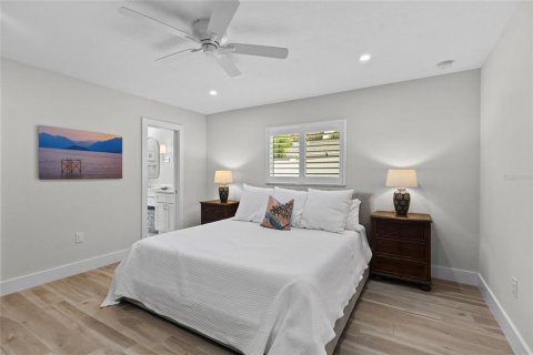 House in Sarasota, Florida 3 bedrooms, 143.26 sq.m. № 2210175 - photo 16