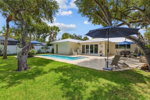 House in Sarasota, Florida 3 bedrooms, 143.26 sq.m. № 2210175 - photo 30