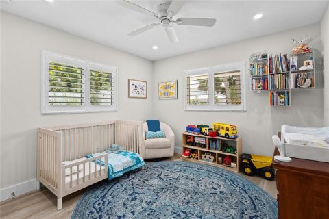 House in Sarasota, Florida 3 bedrooms, 143.26 sq.m. № 2210175 - photo 19