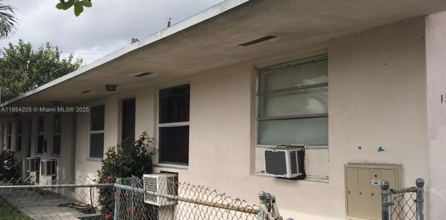 Appartement à North Miami Beach, Floride 1 chambre № 1871934